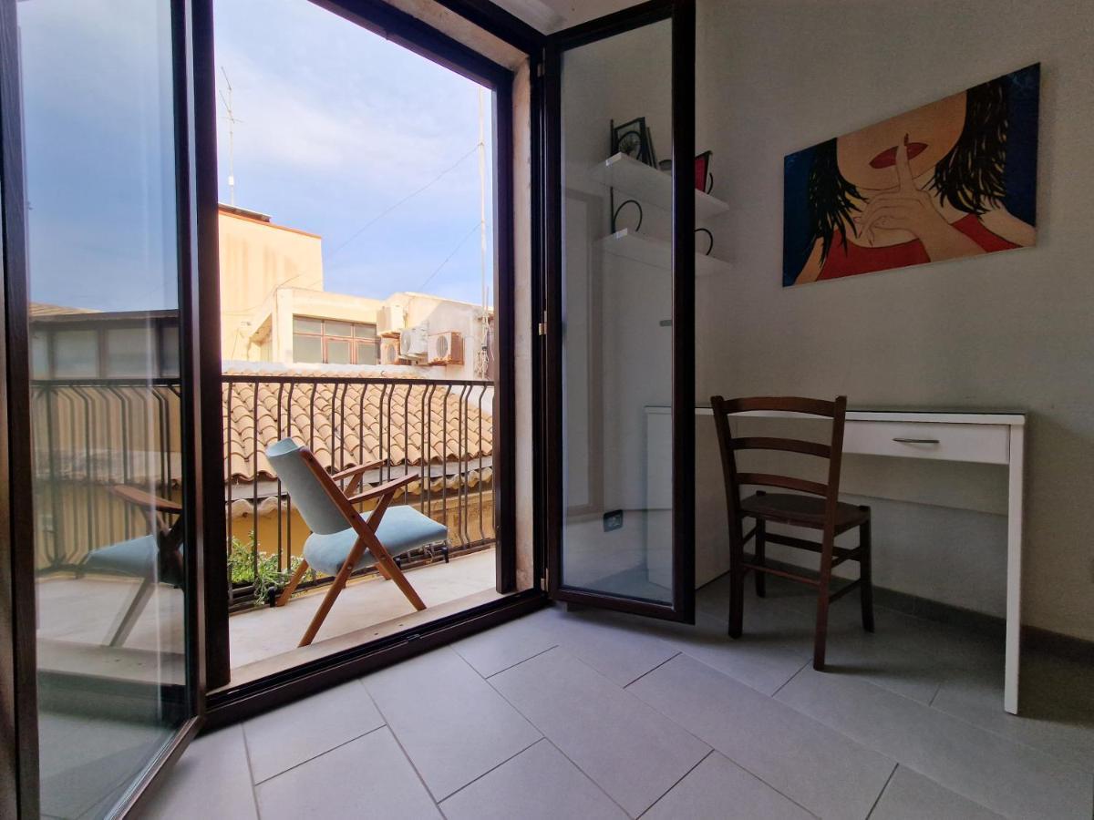Sea-View Terrace & Bikes Moon Ortigia Holiday Home Syracuse Eksteriør billede